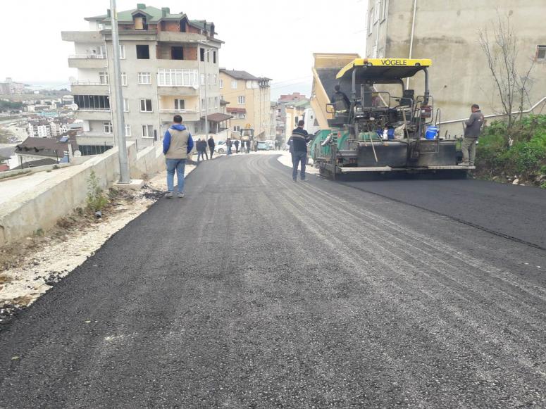 FATSA’DA SICAK ASFALT ÇALIŞMALARI SÜRÜYOR