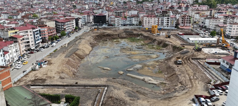 2 BİN ARAÇLIK OTOPARK İNŞAATI BAŞLADI 