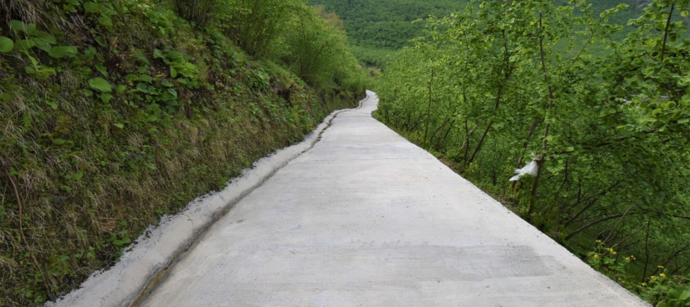 ALTINORDU’NUN BETON YOL SERİSİNDE 32'İNCİ MAHALLE DE TAMAM 