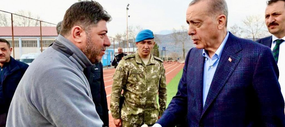 BAŞKAN AŞKIN TÖREN DEPREM BÖLGESİNDEKİ MESAİSİNDE 1 AYI GERİDE BIRAKTI