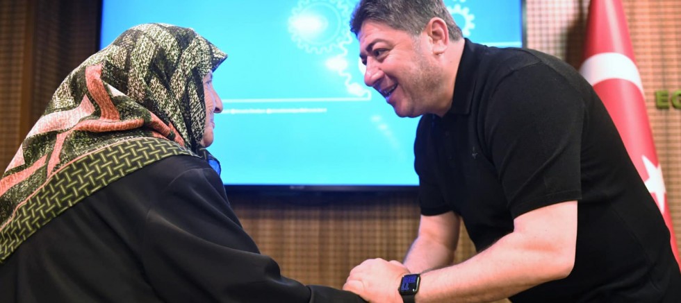 BAŞKAN TÖREN; “TÜM ÇABAMIZ; İNSANIMIZIN DERDİNE DERMAN OLABİLMEK”