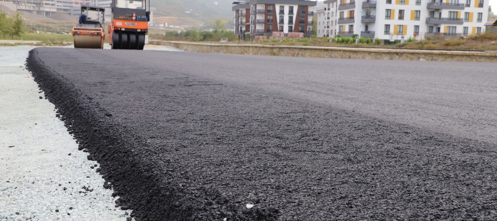 BÜYÜKŞEHİR ODÜ’NÜN YOLLARINI ASFALTLADI
