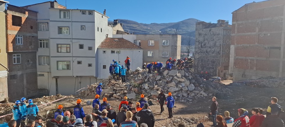 DEPREM SAHA TATBİKATI YAPILDI