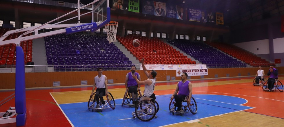 ENGELSİZLER ORDUSU İZMİR BŞB SPOR KULÜBÜNÜ AĞIRLIYOR
