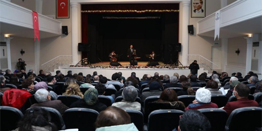 “GEÇEN YÜZYIL KONSERİ” MEST ETTİ