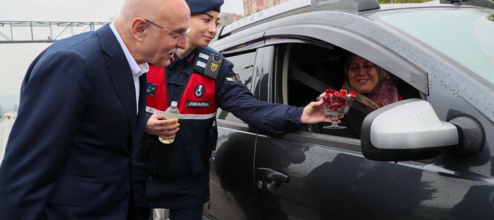 İÇİŞLERİ BAKAN YARDIMCISI ERDİL, ORDU’DA TRAFİK DENETİMİNE KATILDI