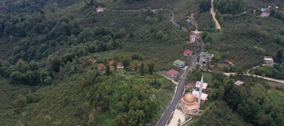 KUMRU’DA SICAK ASFALT SEFERBERLİĞİ SÜRÜYOR