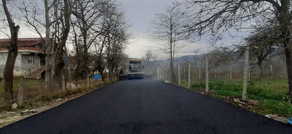 KUMRU TEKKE-GÖKÇELİ YOLU SICAK ASFALTA KAVUŞUYOR