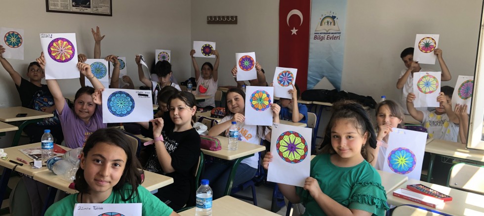 ÖĞRENCİLER YAZ AYLARINDA BİLGİ EVLERİ’NE ABONE 