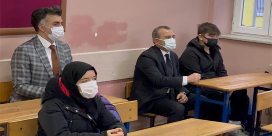 VALİ SONEL  OKUL ZİYARETLERİNİ SÜRDÜRÜYOR