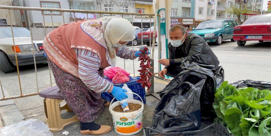 VALİ SONEL, SEMT PAZARLARINDA DENETİMDE BULUNDU 