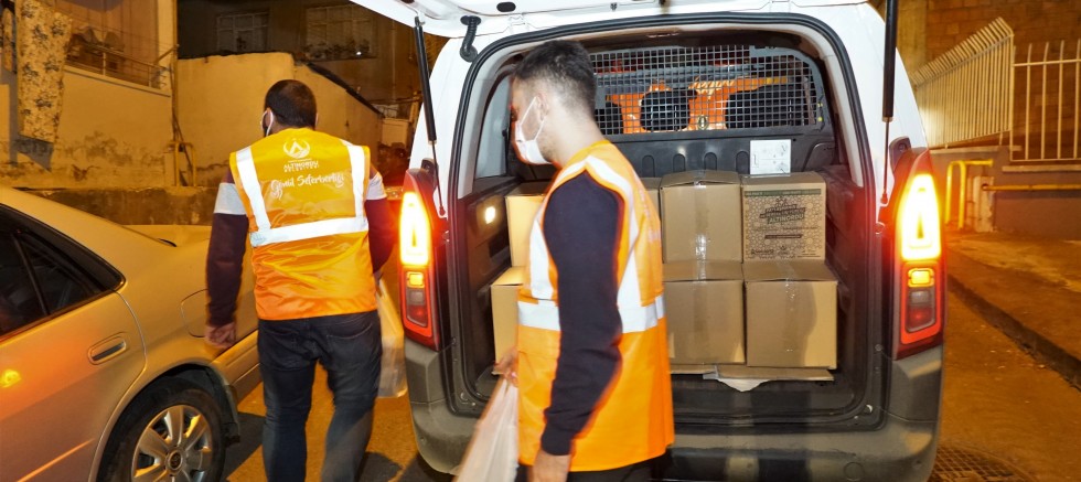 YILBAŞINDA 500 AİLENİN SOFRASINA SICAK YEMEK!